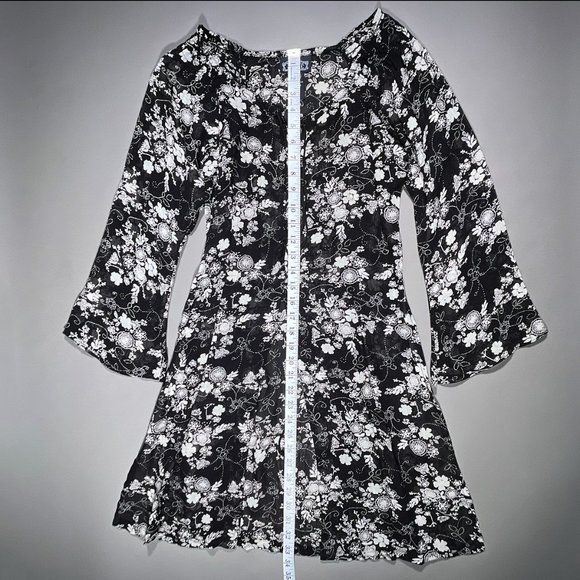 Angie Tunic Black/Flowers Laces up the Front Slits on the Sides/Front Size Small - Picture 9 of 16